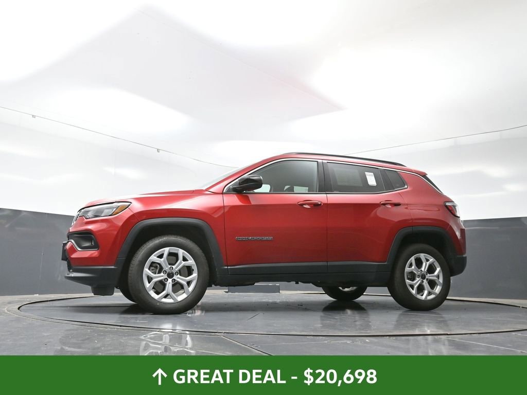 Used 2025 Jeep Compass Latitude image 59