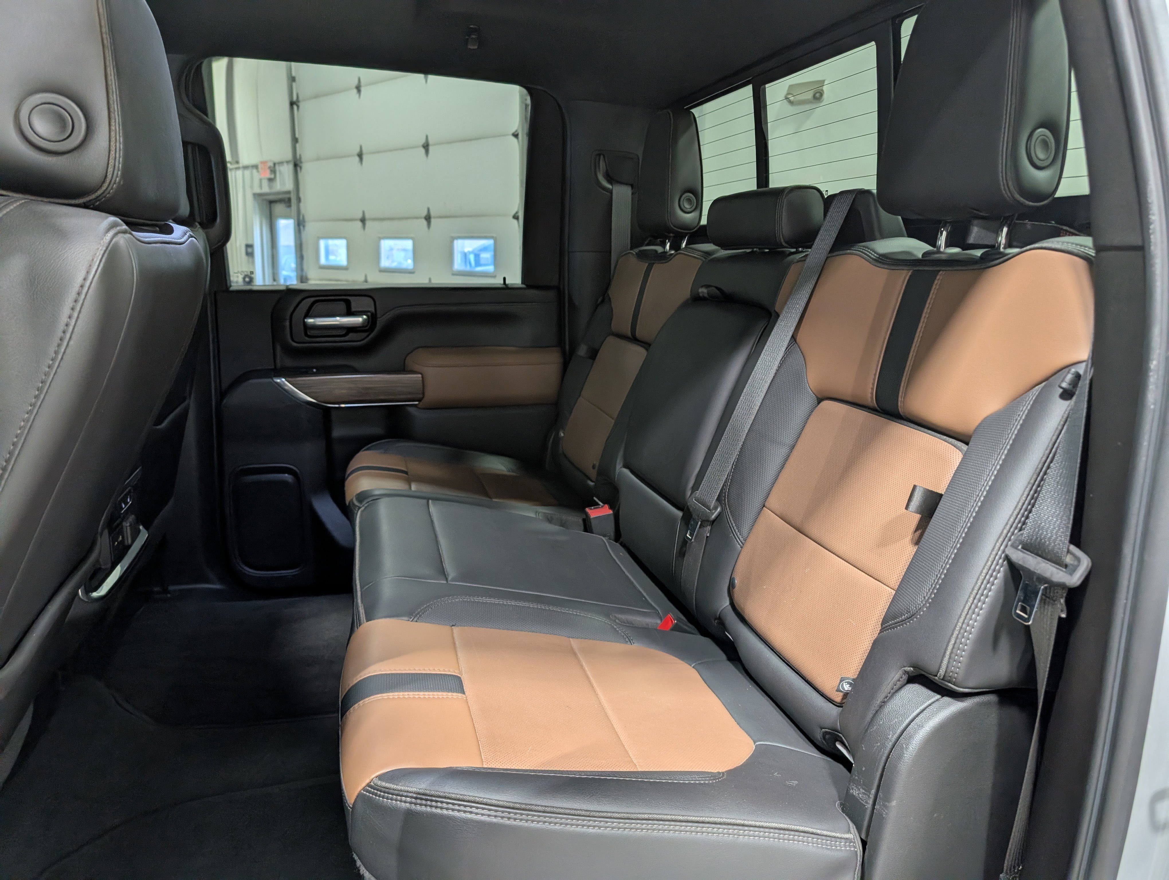Used 2021 Chevrolet Silverado 2500 High Country w/ Technology Package AWD/4WD image 17