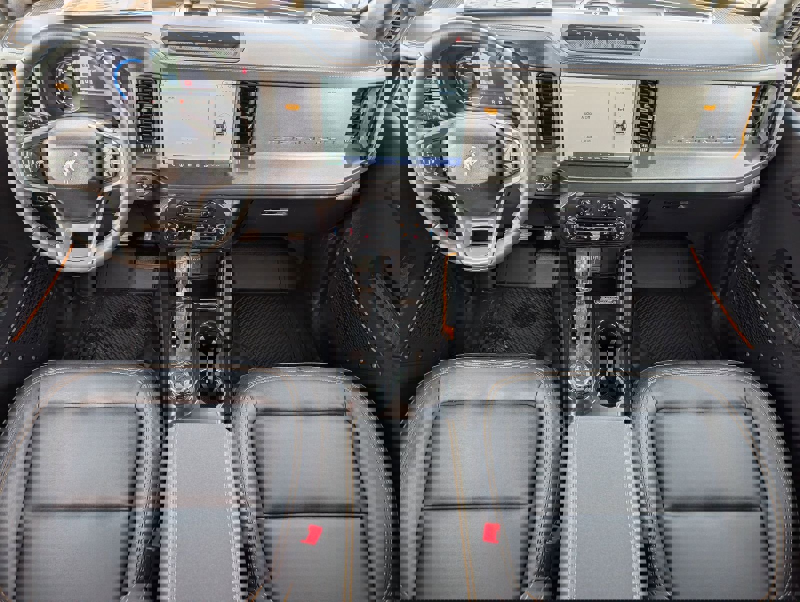 Used 2024 Ford Bronco Badlands image 6