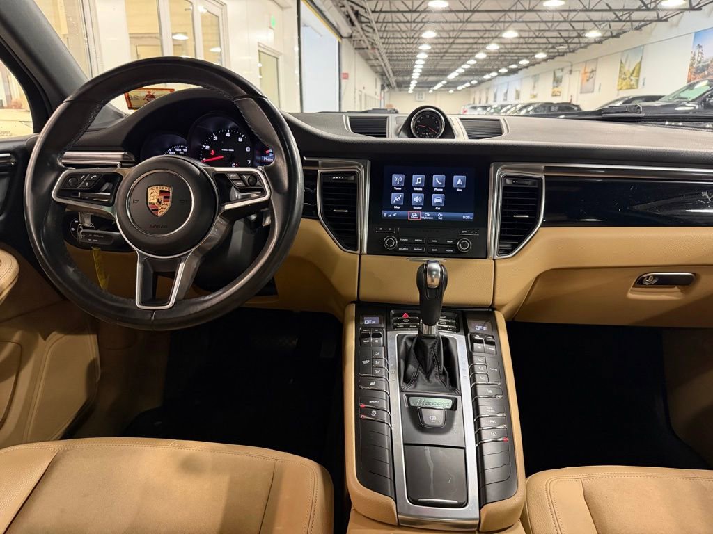 Used 2017 Porsche Macan AWD/4WD image 30