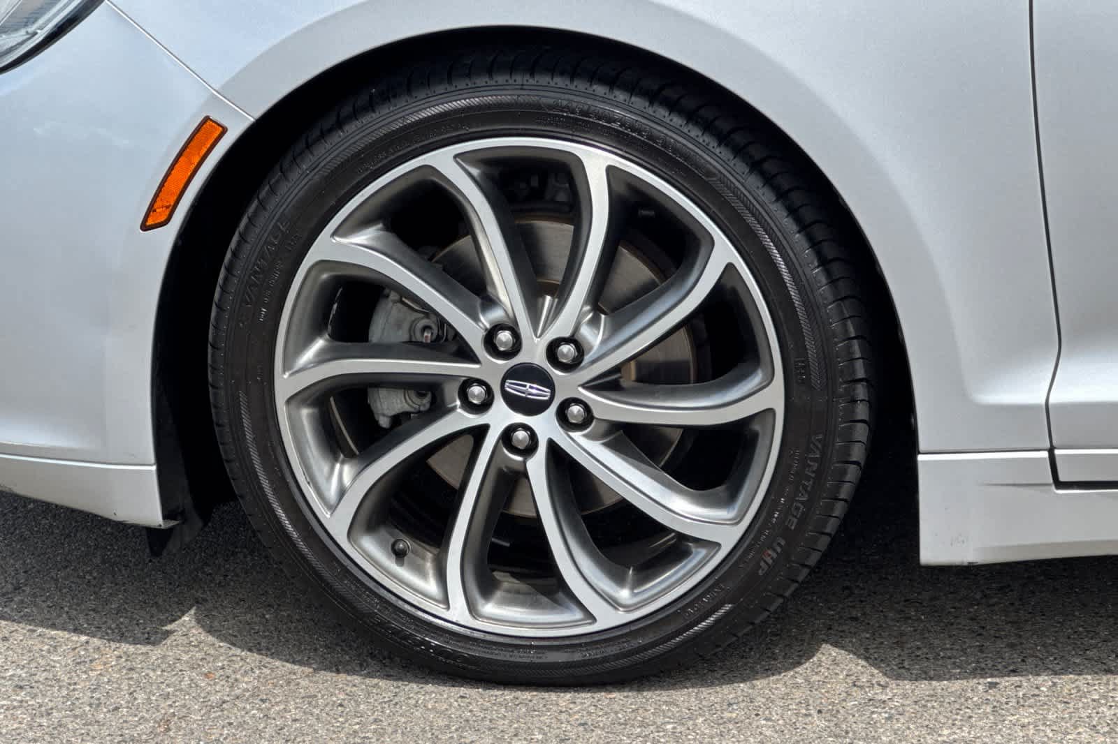 Used 2019 Lincoln MKZ Reserve w/ Reserve Plus Package FWD image 31