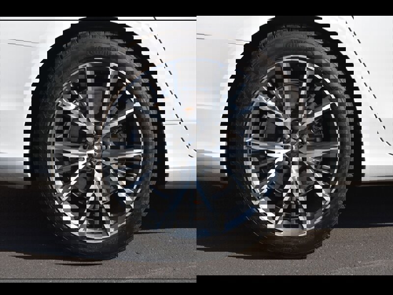 Used 2017 Volvo S90 T5 Momentum w/ Vision Package image 38