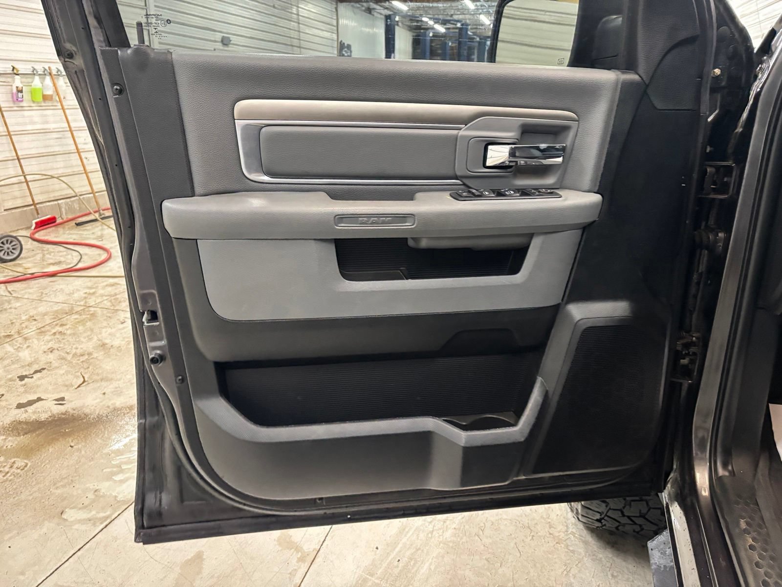 Used 2017 RAM 1500 Big Horn AWD/4WD image 9