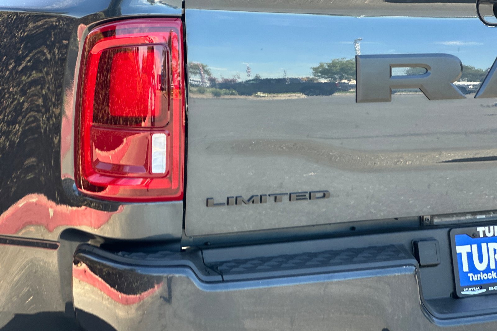 New 2025 RAM 3500 Limited image 26