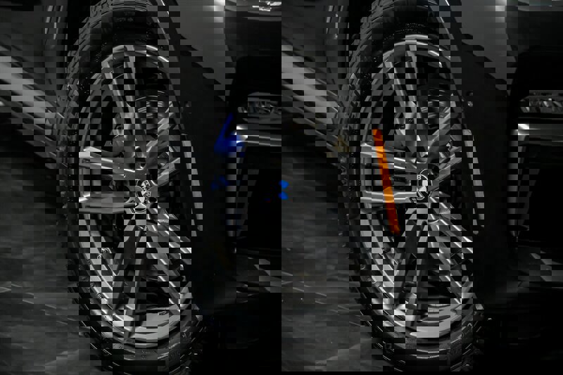 Used 2019 BMW X4 M40i w/ Executive Package image 3