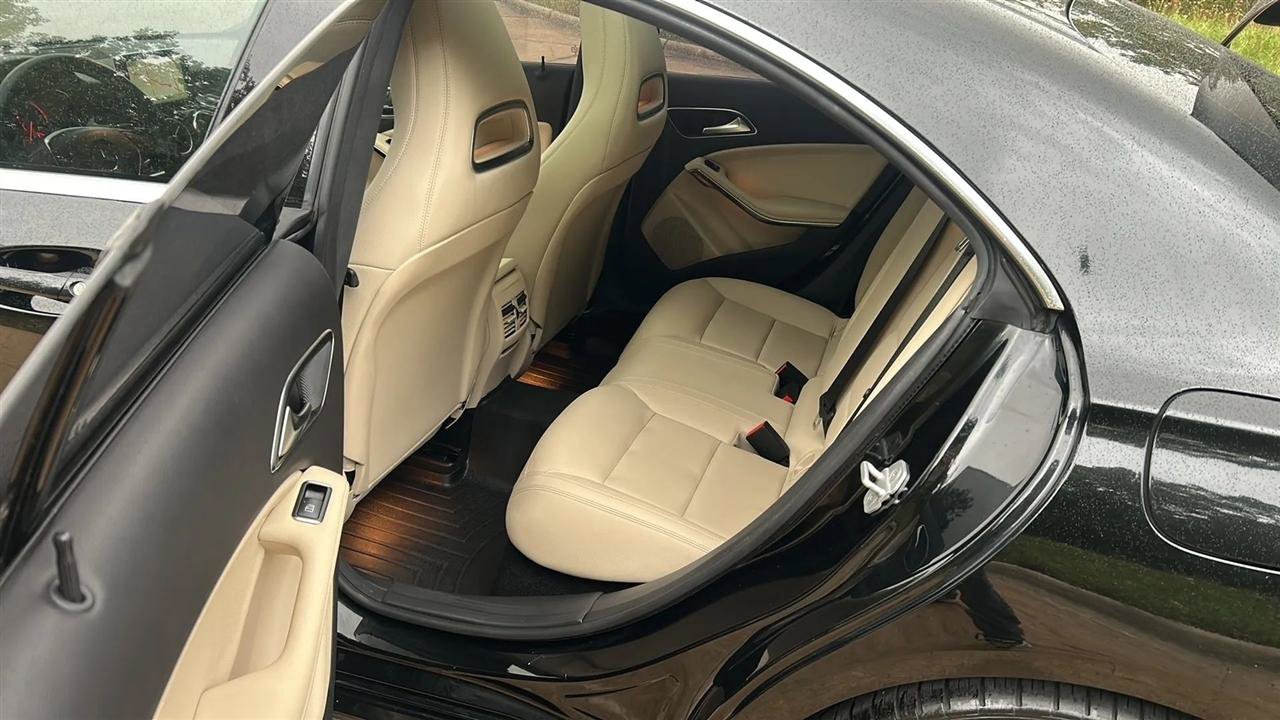 Used 2014 Mercedes-Benz CLA 250 image 38
