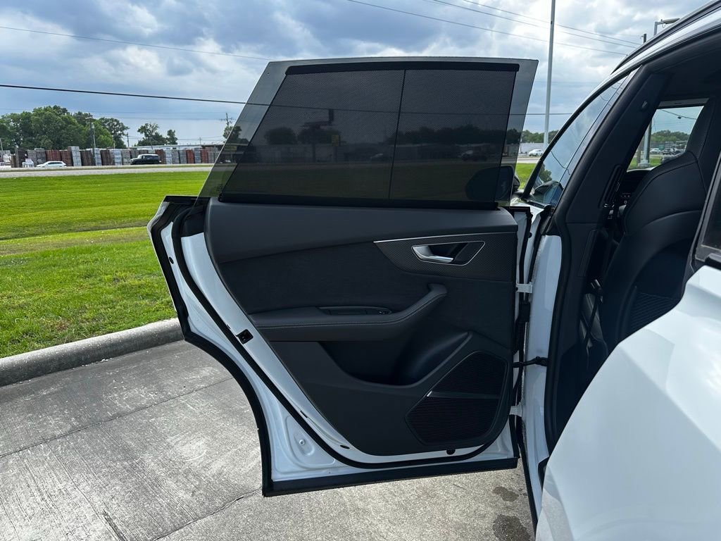 New 2026 Audi SQ8 Premium Plus AWD/4WD image 23