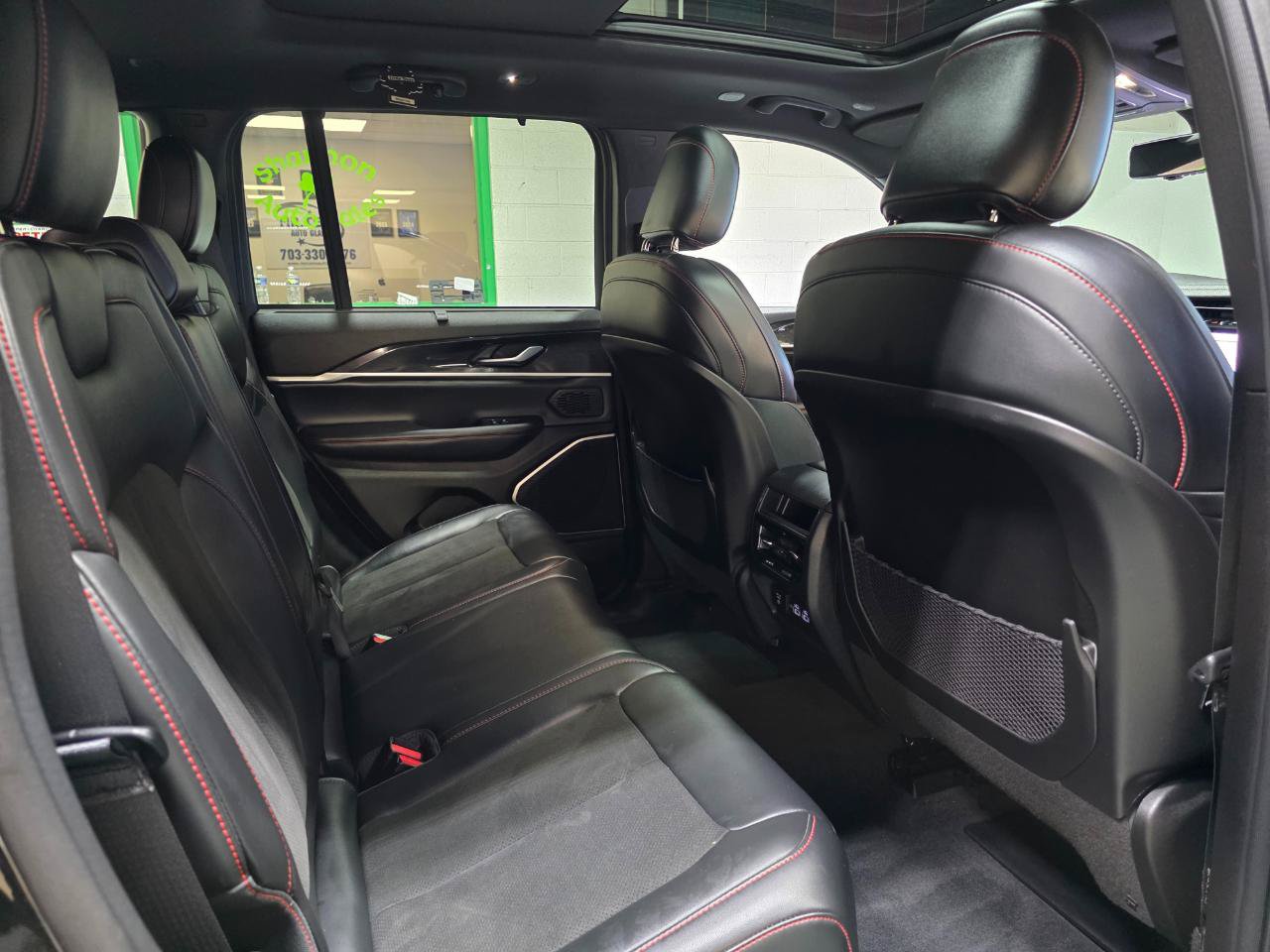 Used 2022 Jeep Grand Cherokee Trailhawk w/ Luxury Tech Group III AWD/4WD image 26