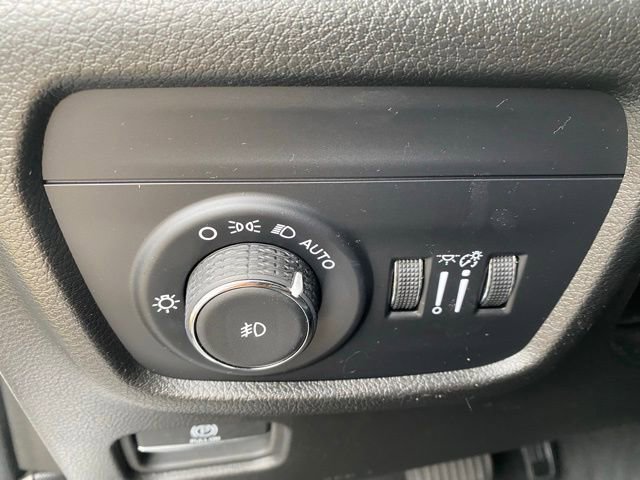 Used 2024 Jeep Grand Cherokee Overland w/ Adv Protech Group III image 16