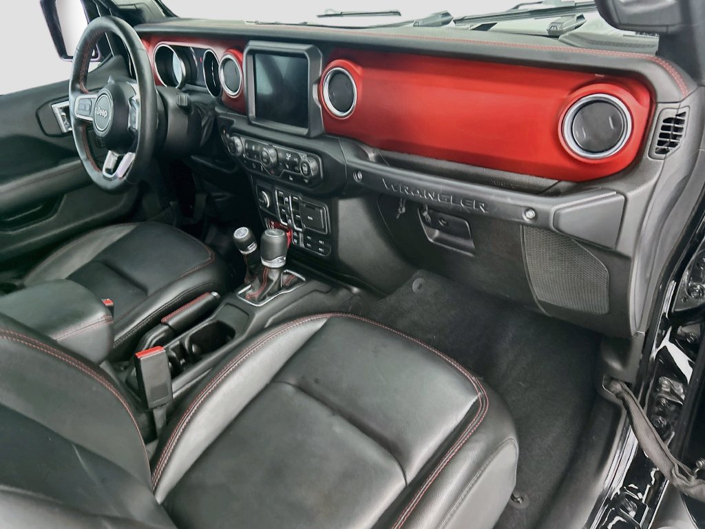 Used 2023 Jeep Wrangler Unlimited Rubicon w/ Cold Weather Group AWD/4WD image 16