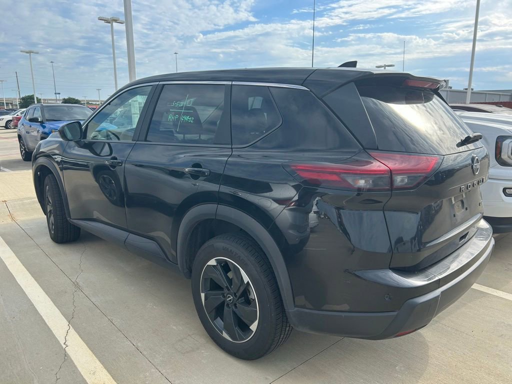 Used 2025 Nissan Rogue SV AWD/4WD image 8