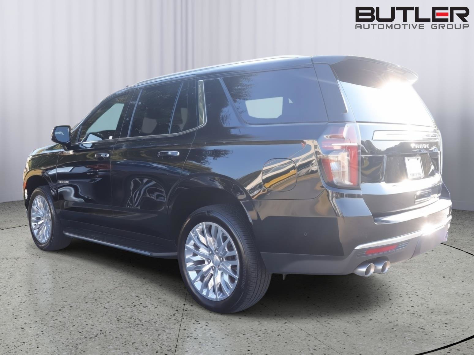 Used 2024 Chevrolet Tahoe Premier w/ Advanced Technology Package AWD/4WD image 4