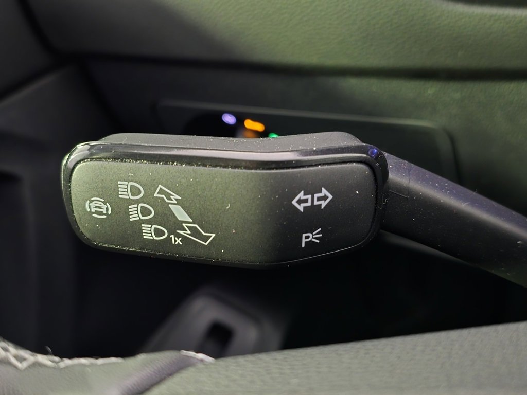 Used 2022 Volkswagen Tiguan SE image 17