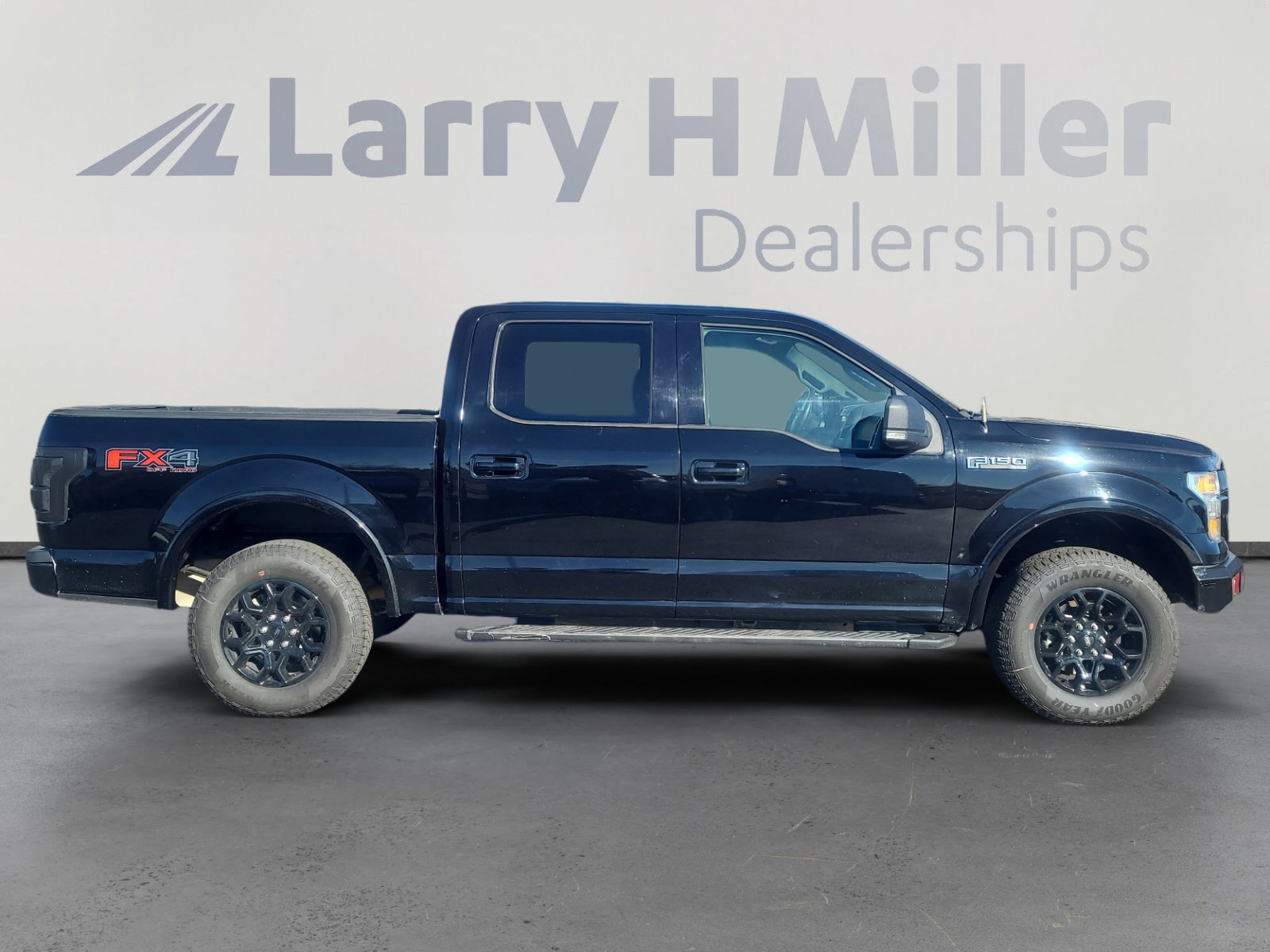 Certified 2017 Ford F150 XLT w/ Equipment Group 302A Luxury image 6