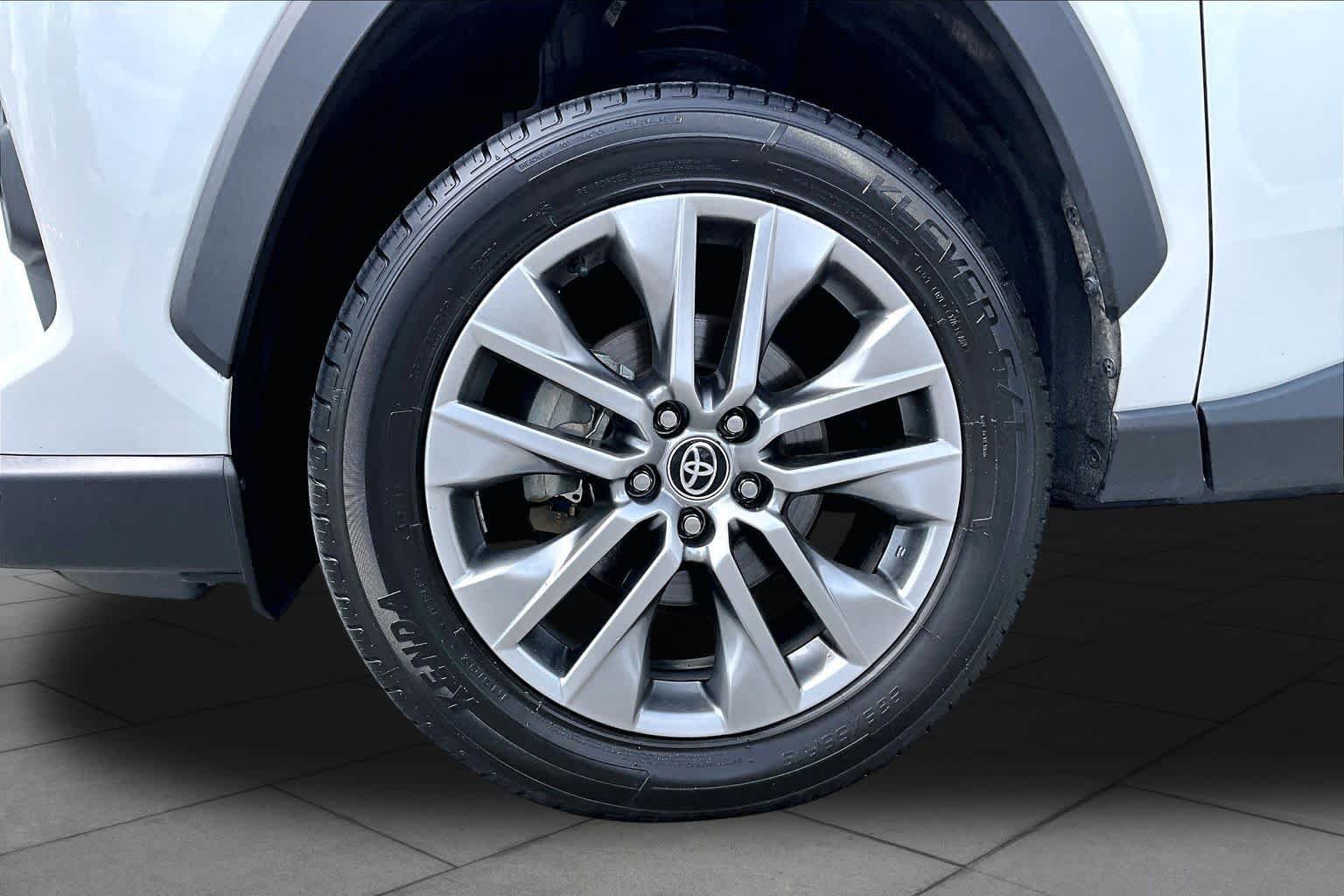 Used 2023 Toyota RAV4 XLE Premium FWD image 11