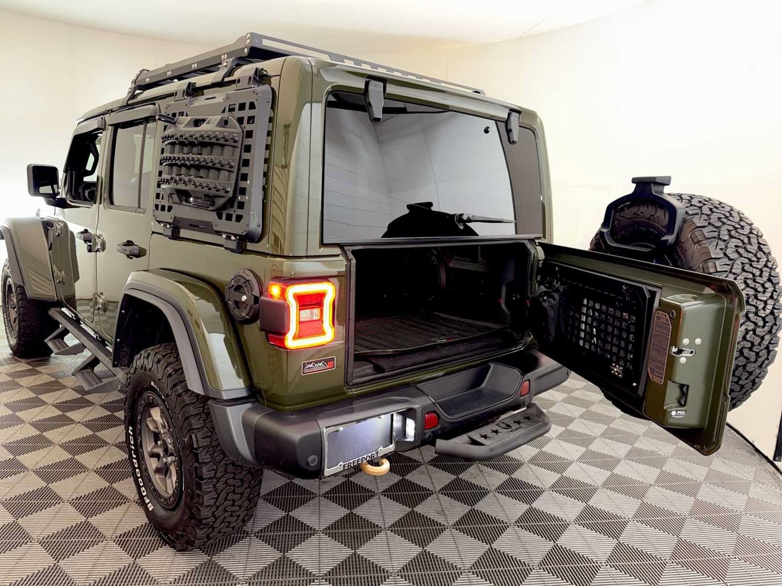 Used 2021 Jeep Wrangler Unlimited Rubicon AWD/4WD image 22