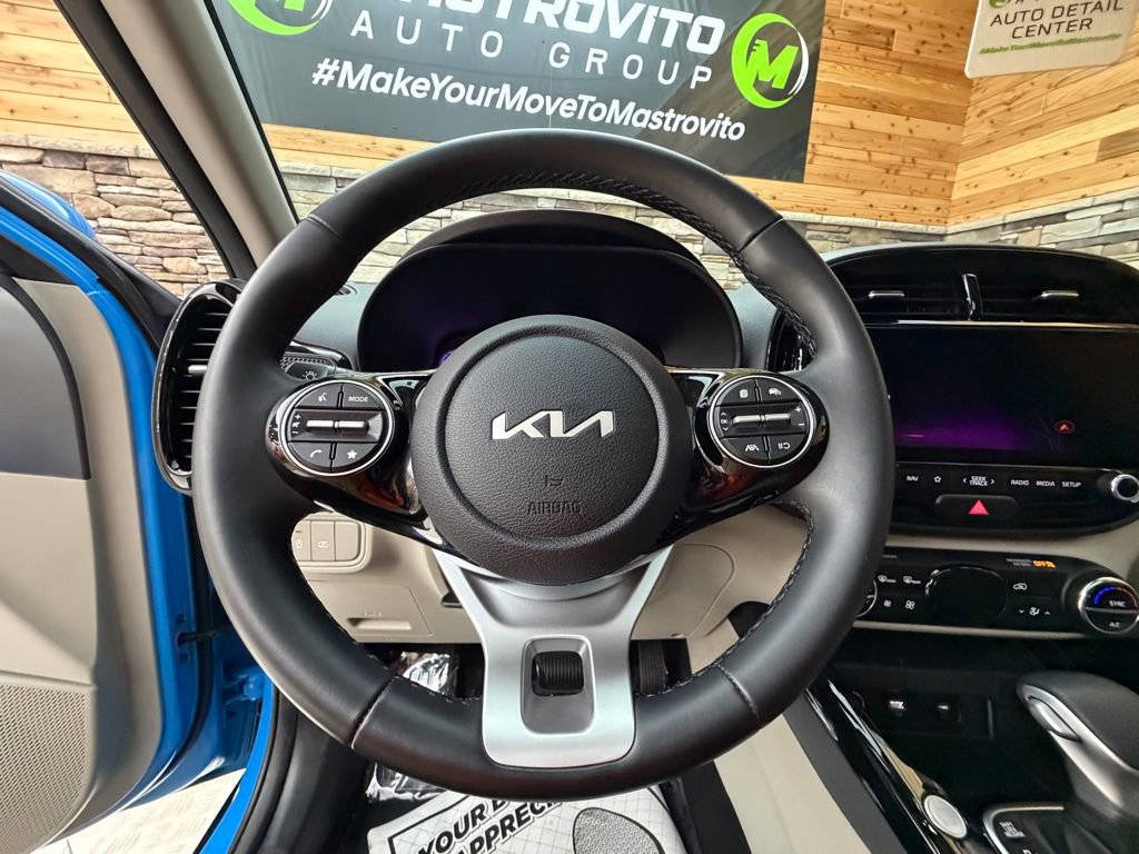 Used 2023 Kia Soul EX image 17