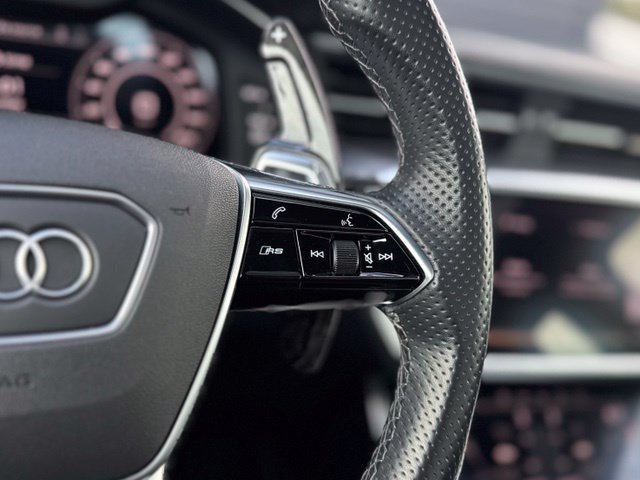 Used 2022 Audi RS 6 AWD/4WD image 25