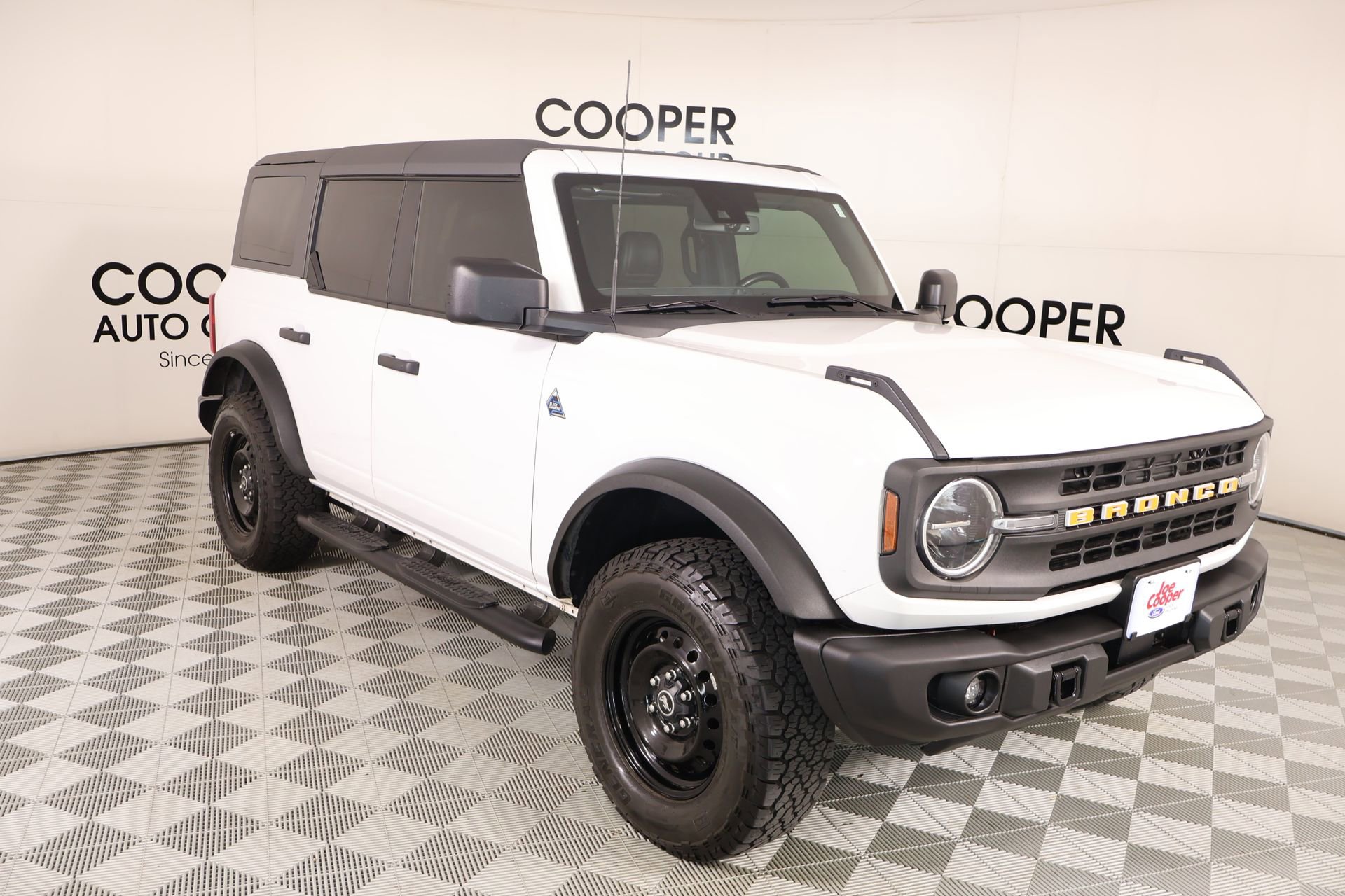 Used 2023 Ford Bronco Black Diamond AWD/4WD image 1
