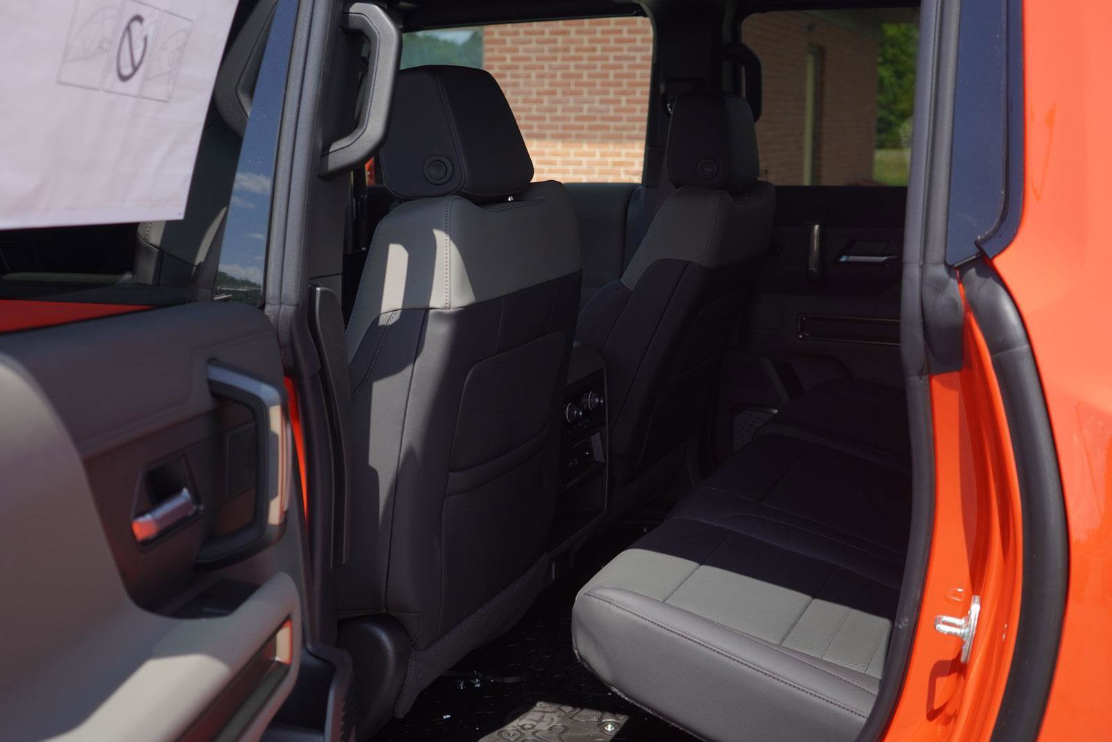 New 2025 GMC Hummer EV 2X w/ LPO, Dark Essentials Package image 29