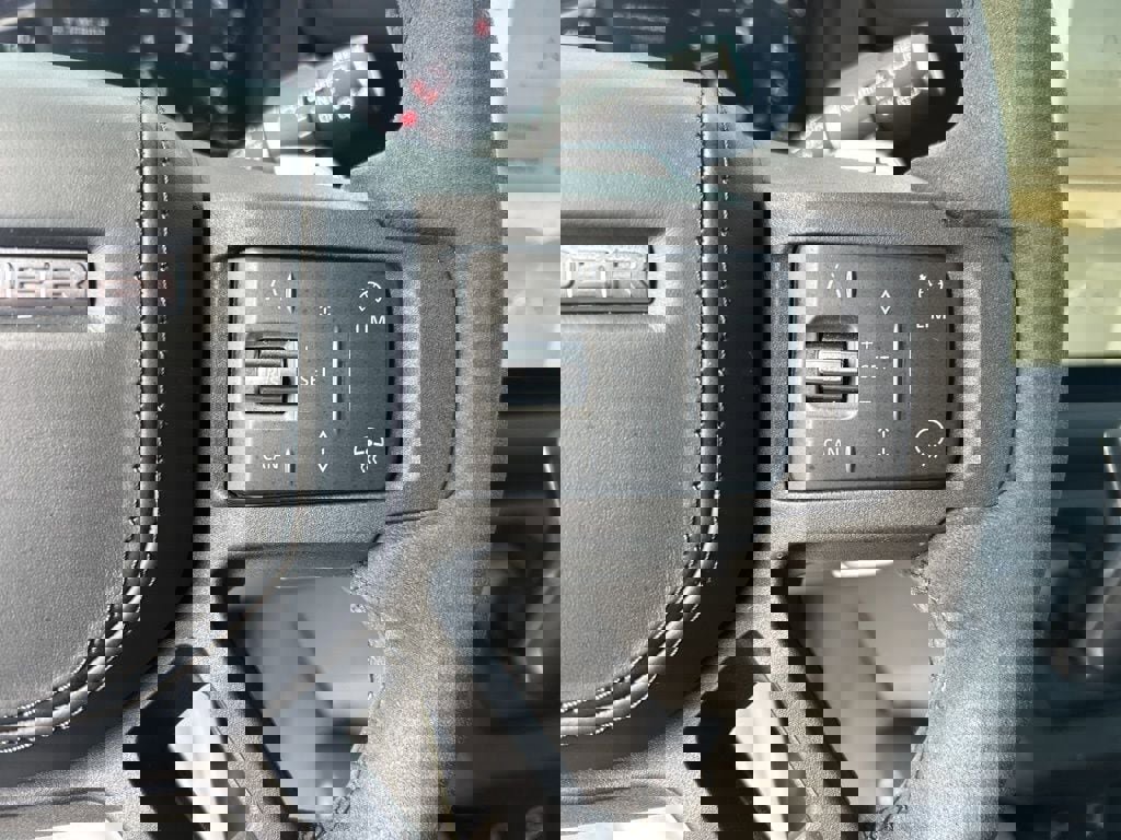 Used 2023 Land Rover Defender 110 V8 image 8