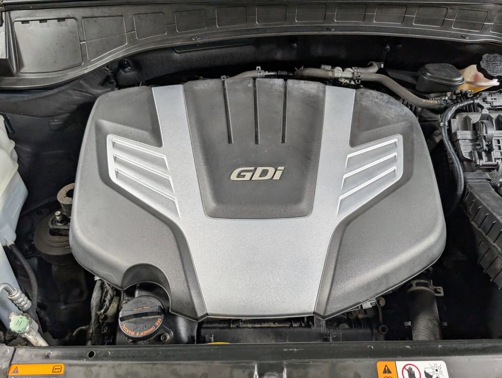 Used 2018 Hyundai Santa Fe SE image 12