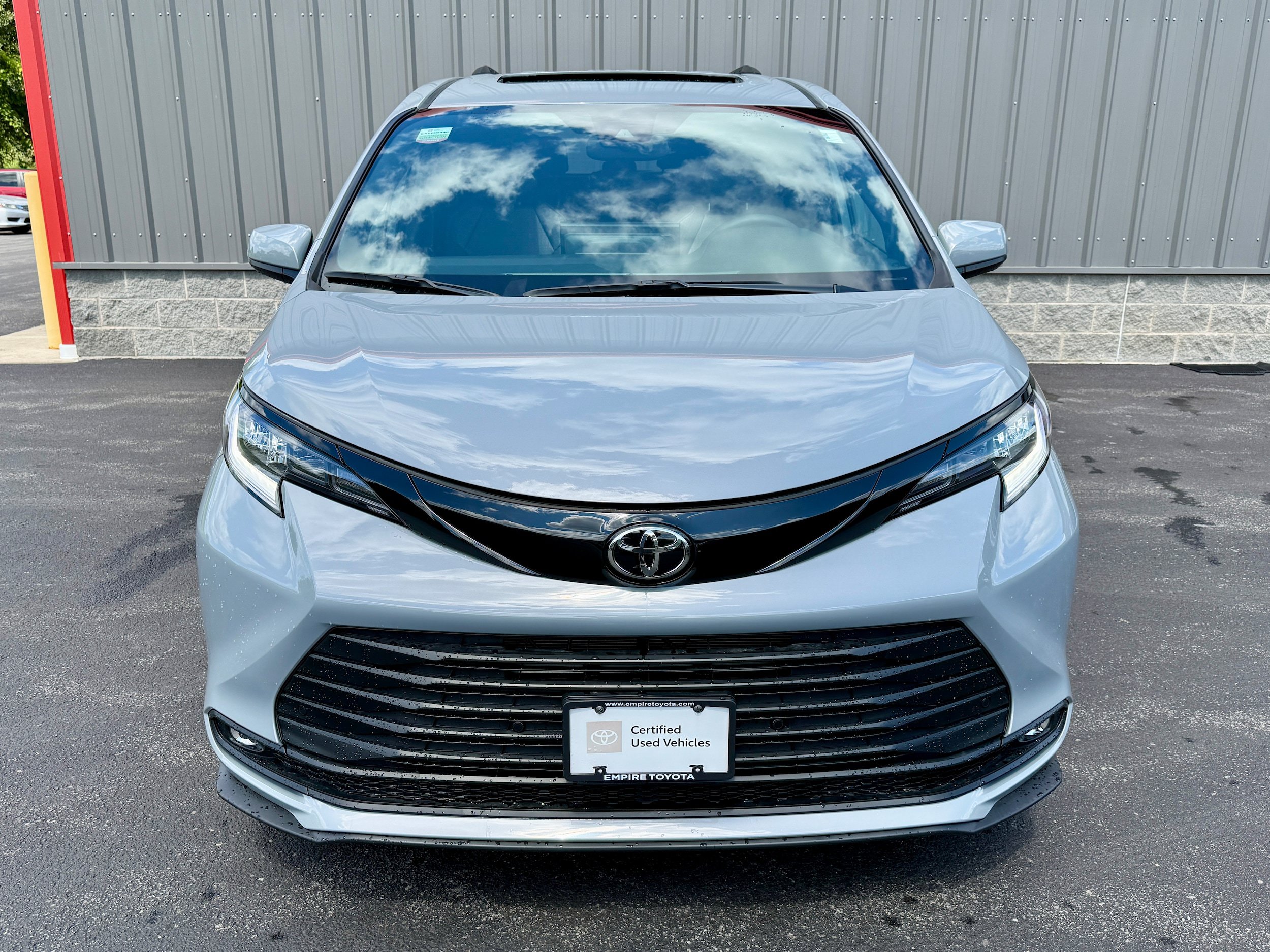 Certified 2026 Toyota Sienna XLE Woodland Edition AWD/4WD image 12