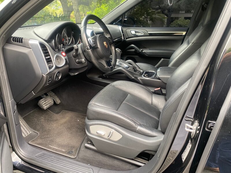 Used 2012 Porsche Cayenne AWD/4WD image 16
