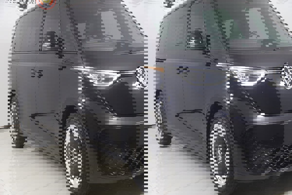 Used 2025 Volkswagen ID. Buzz Pro S image 44