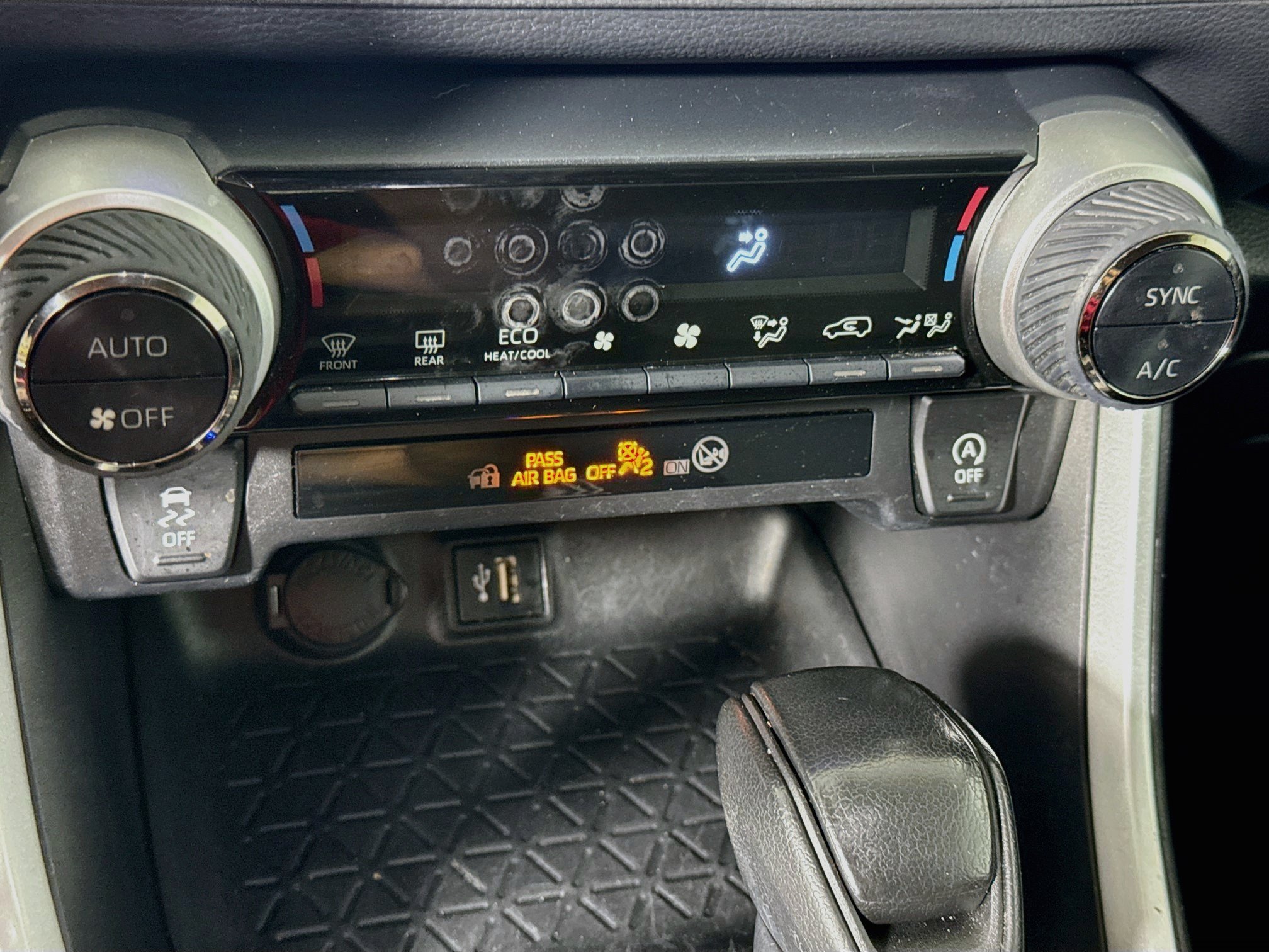 Certified 2024 Toyota RAV4 XLE FWD image 17