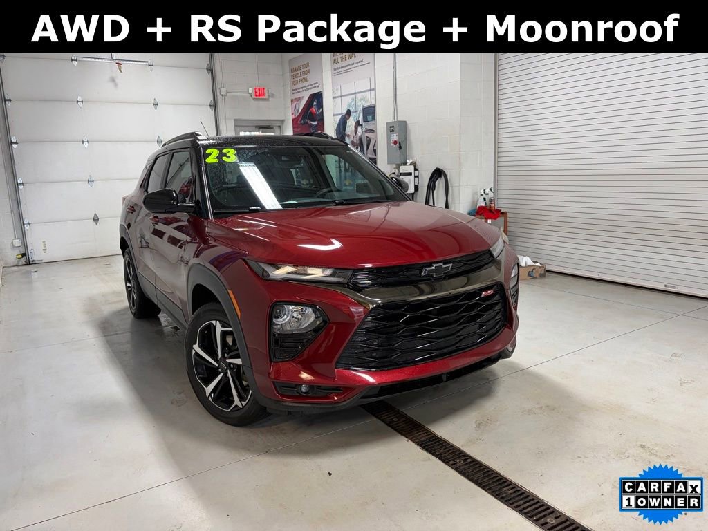 Used 2023 Chevrolet TrailBlazer RS w/ Sun and Liftgate Package image 1