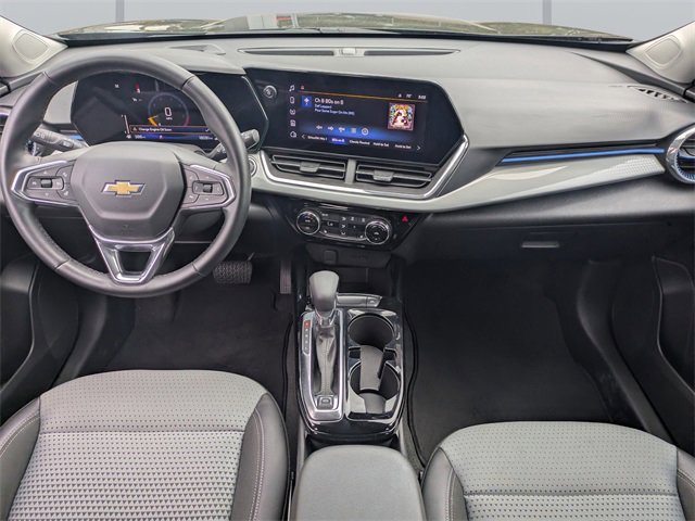 Used 2025 Chevrolet Trax LT w/ LT Convenience Package image 15