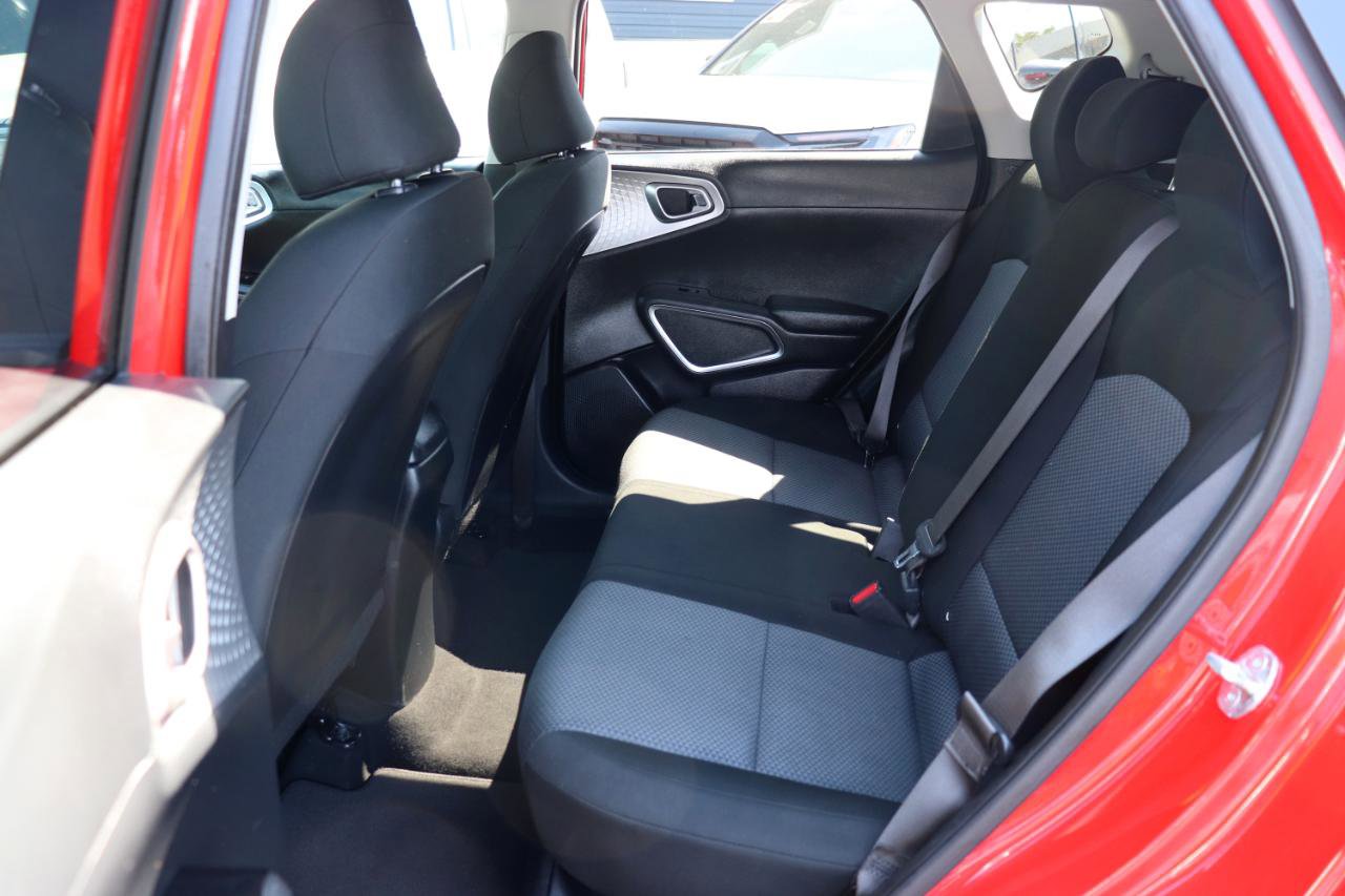 Used 2023 Kia Soul LX w/ LX Technology Package FWD image 12