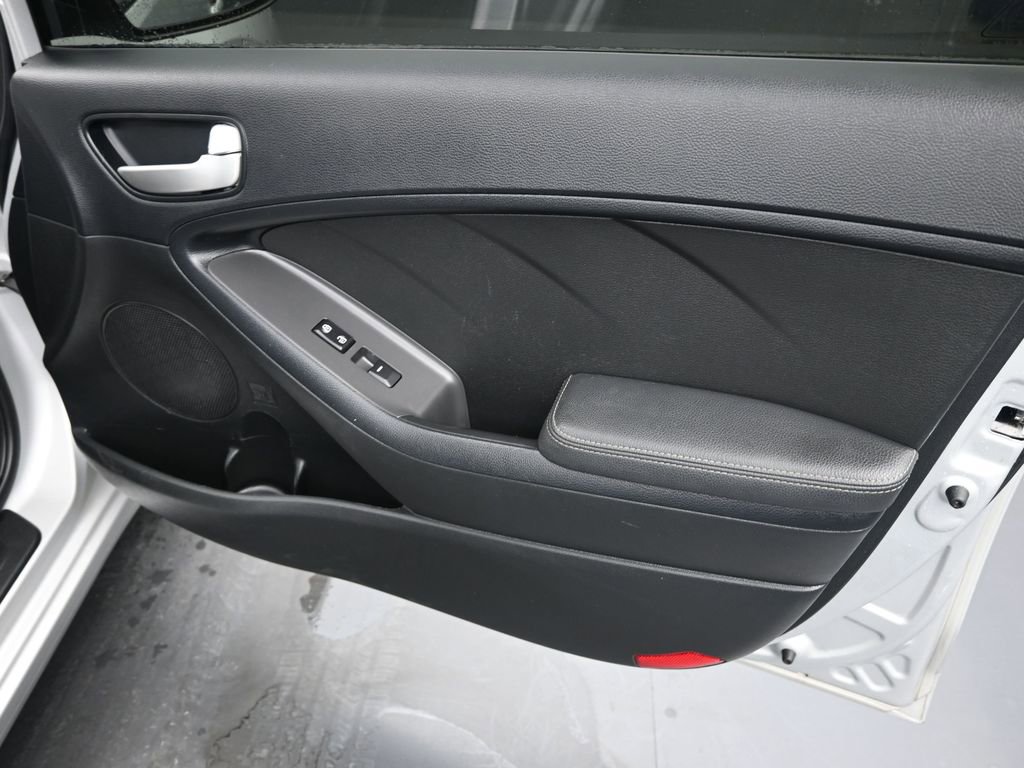 Used 2017 Kia Forte LX image 27