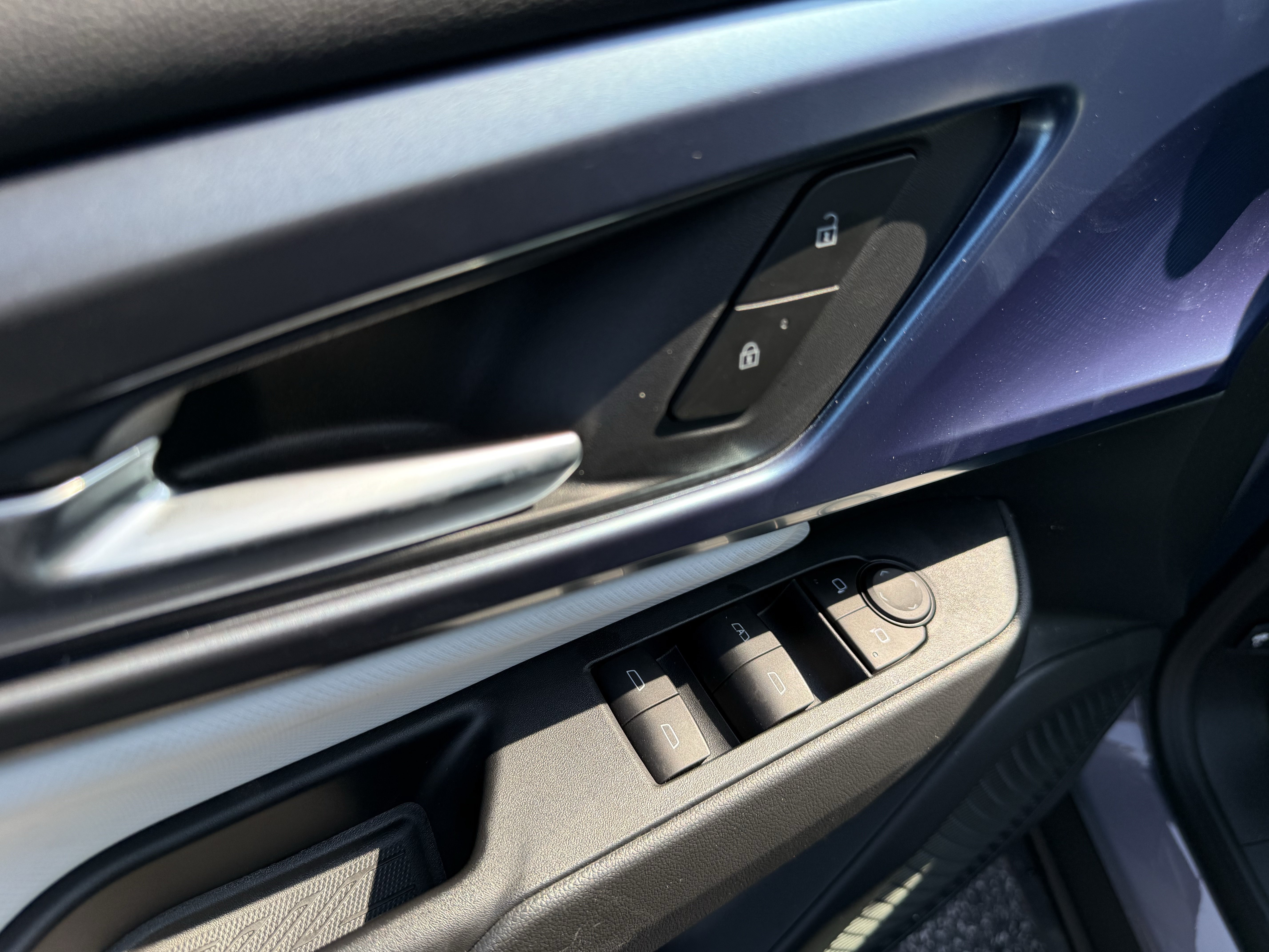 New 2026 Chevrolet Equinox EV LT FWD image 15