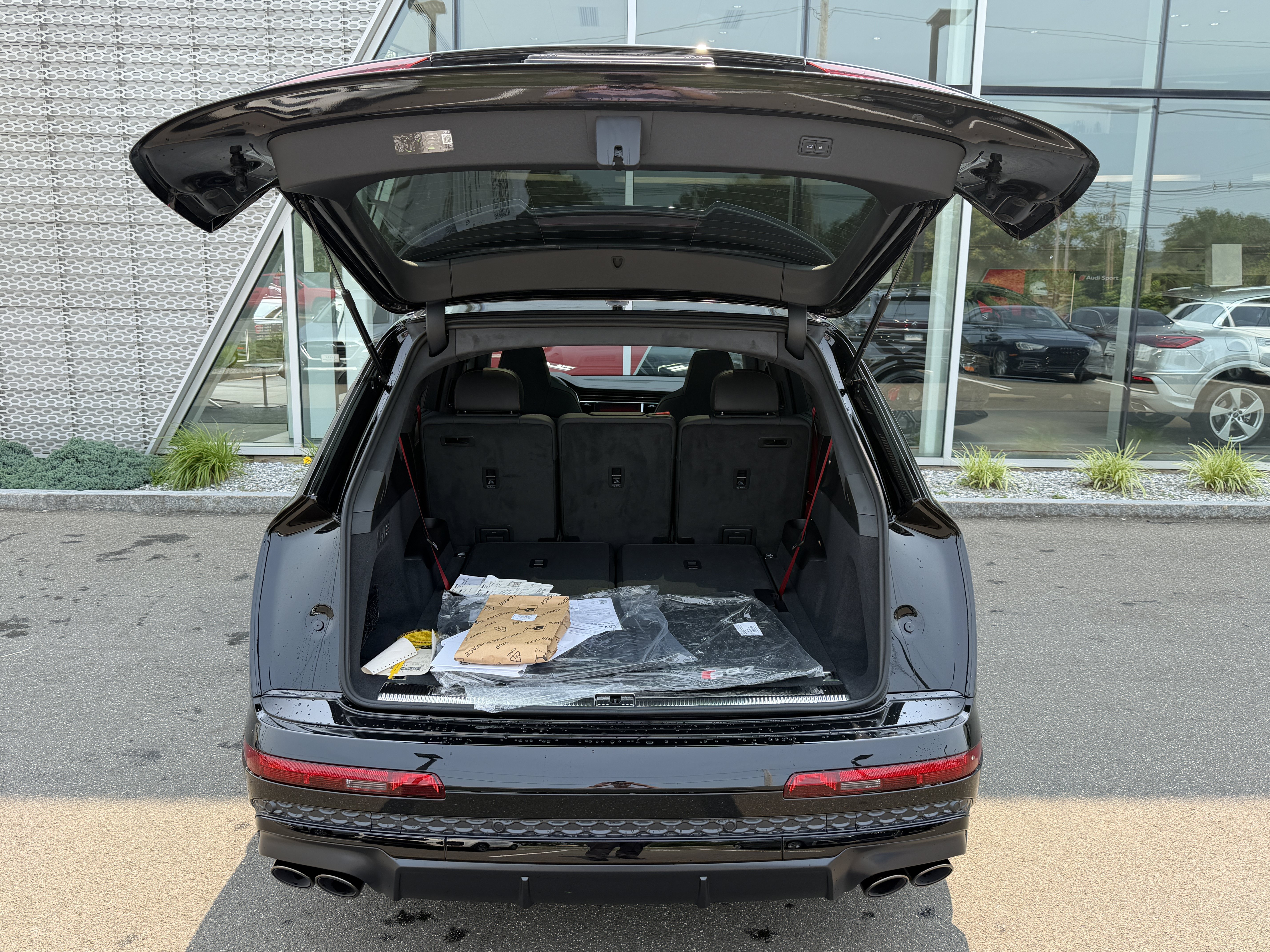 New 2026 Audi SQ7 Prestige AWD/4WD image 18