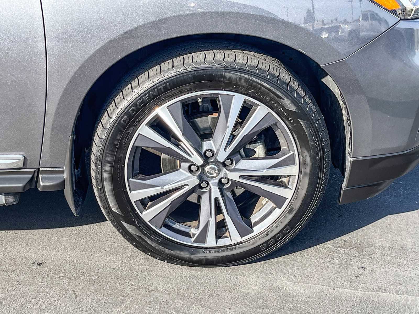 Used 2019 Nissan Pathfinder Platinum w/ Cargo Package image 7