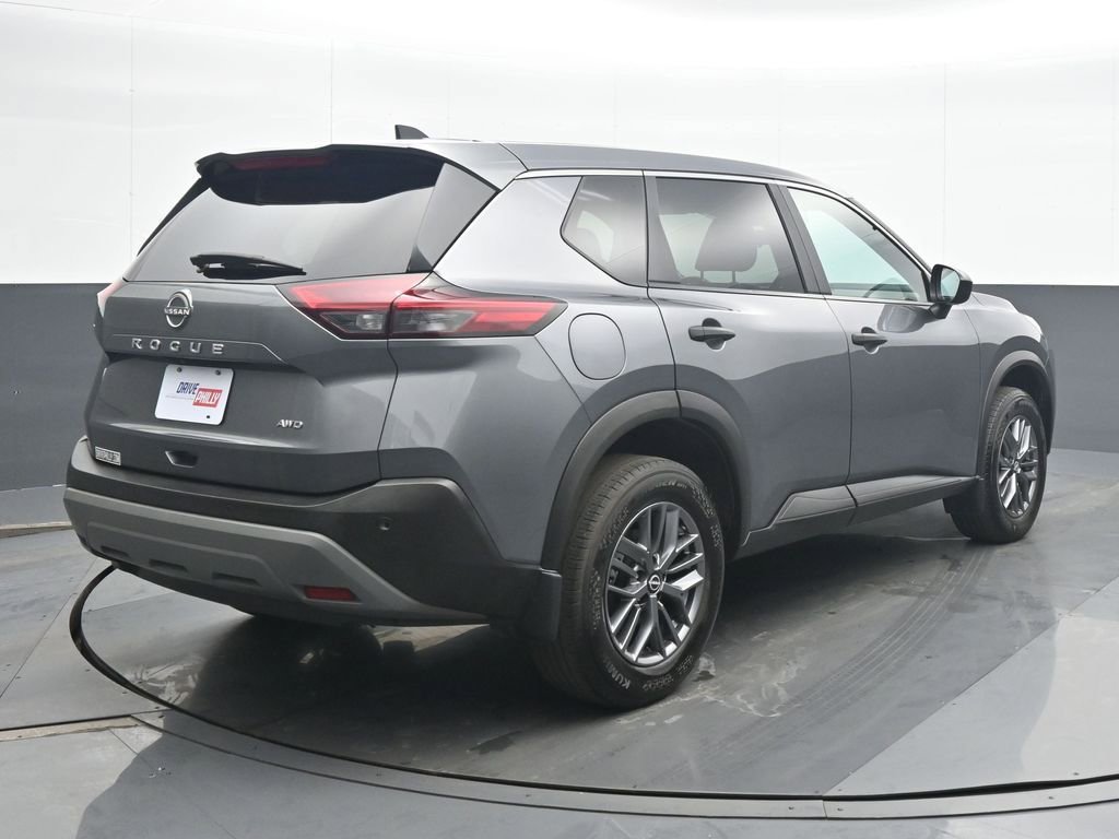 Used 2023 Nissan Rogue S AWD/4WD image 6