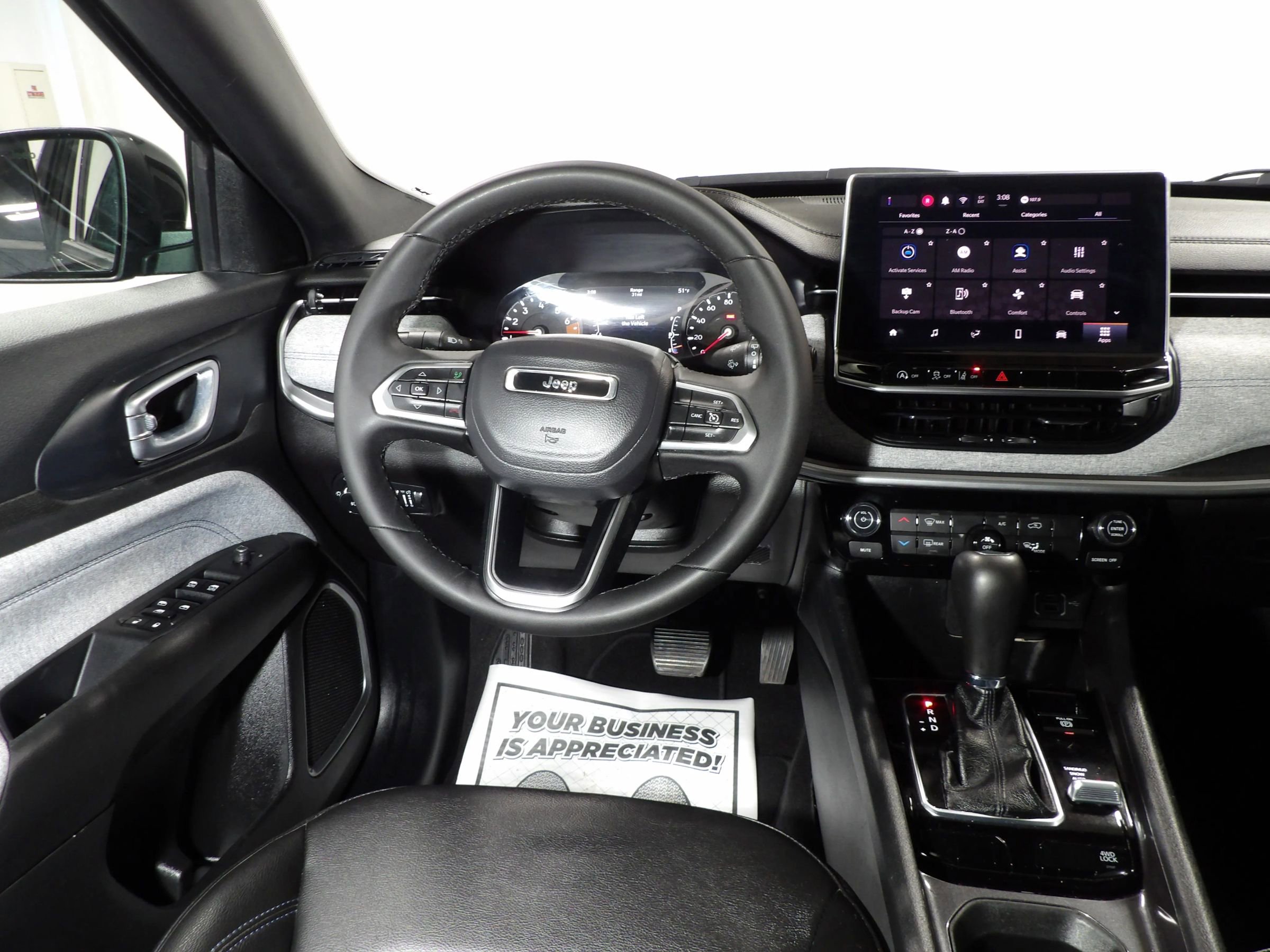 Used 2024 Jeep Compass Latitude AWD/4WD image 12