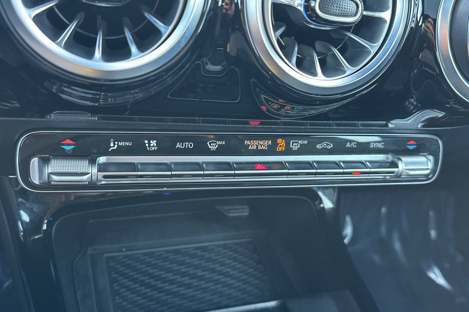 Used 2025 Mercedes-Benz CLA 250 image 28