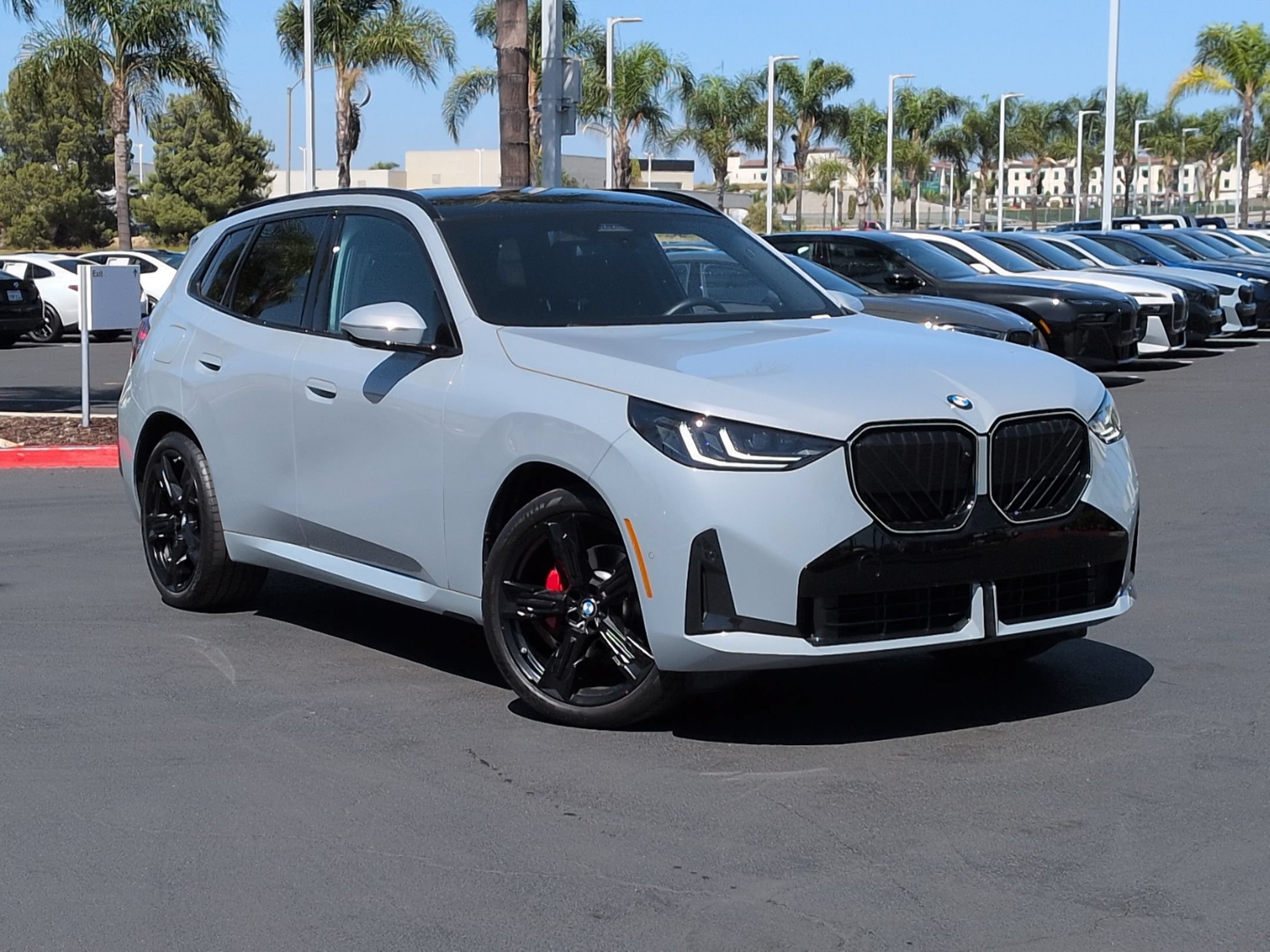 Used 2025 BMW X3 xDrive30i w/ Premium Package AWD/4WD image 2