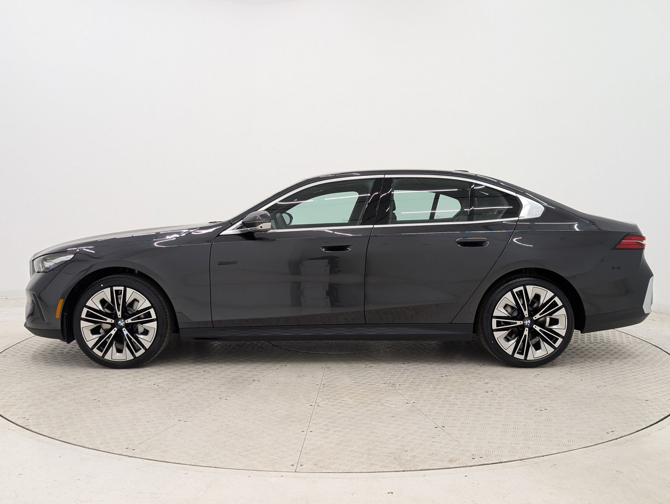 New 2026 BMW 530i w/ Premium Package RWD image 2