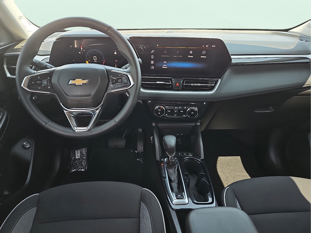 Used 2025 Chevrolet TrailBlazer LT w/ Convenience Package FWD image 11