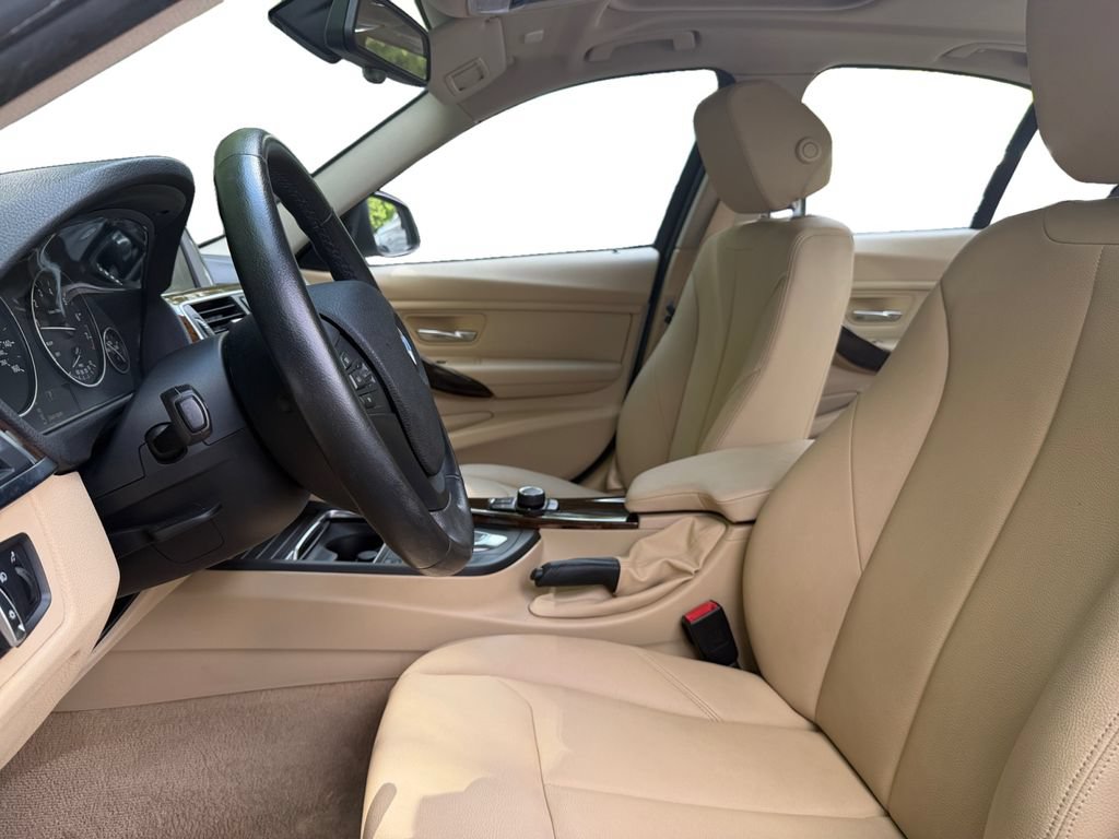 Used 2016 BMW 320i xDrive Sedan AWD/4WD image 9