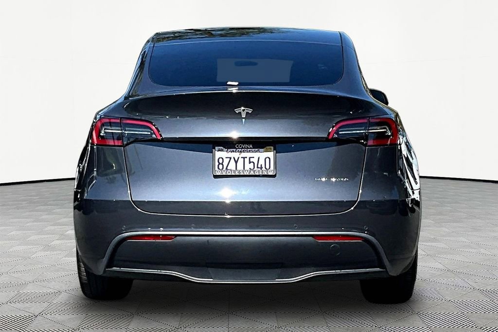 Used 2022 Tesla Model Y Long Range image 5