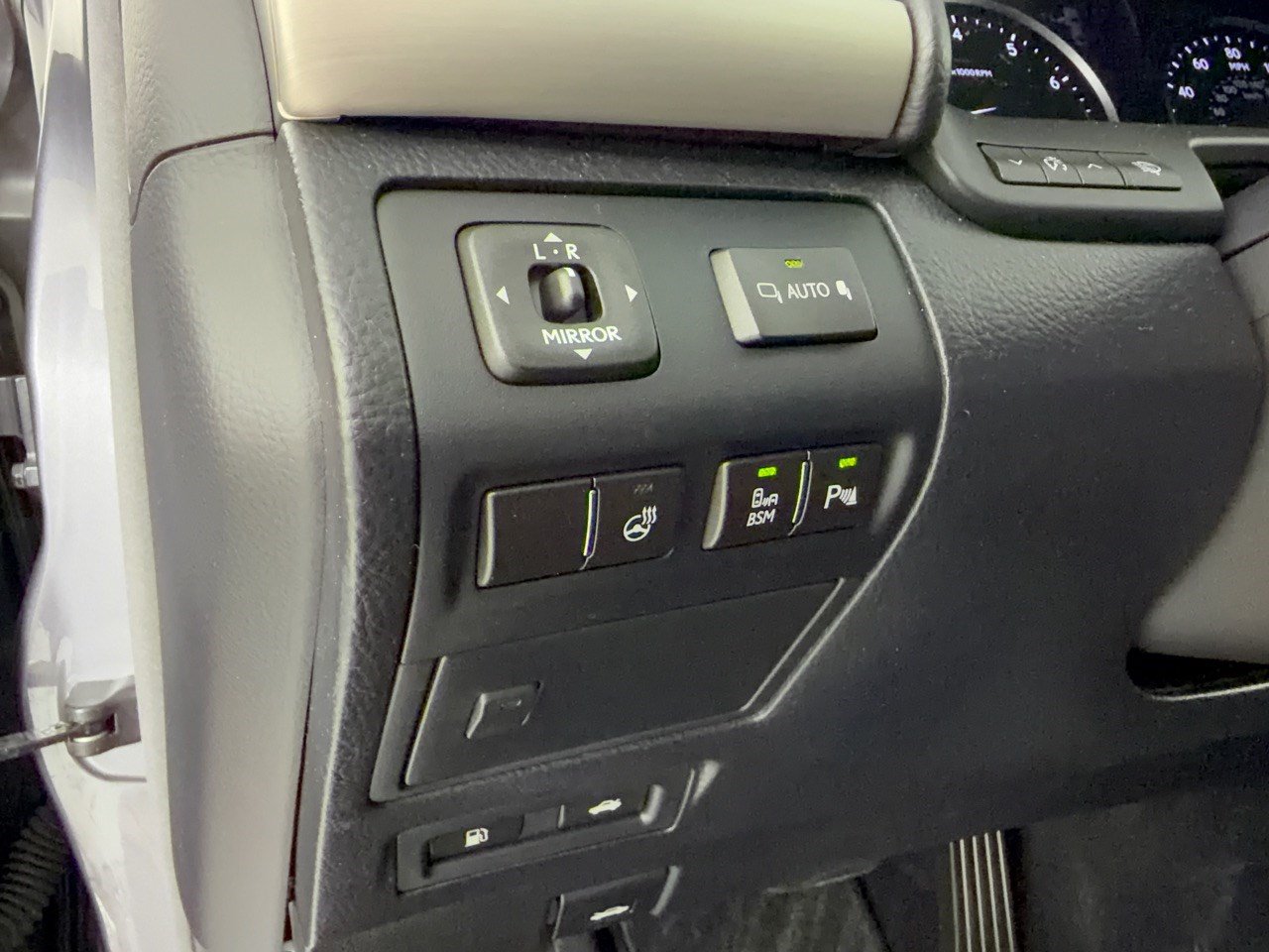 Used 2013 Lexus LS 460 w/ Comfort Pkg RWD image 31