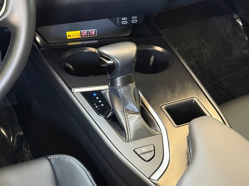 Certified 2024 Lexus UX 250h FWD image 22