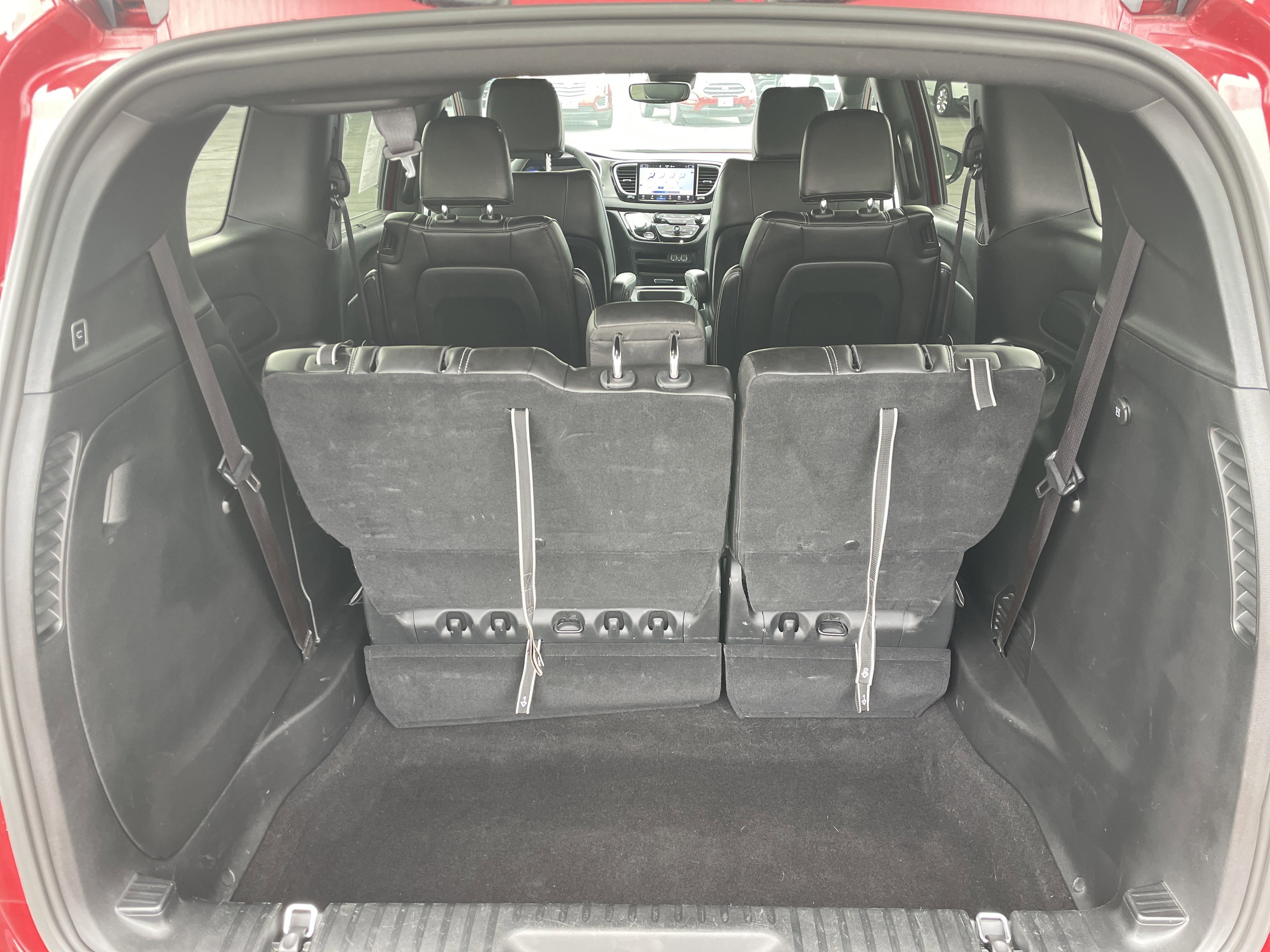 Used 2025 Chrysler Pacifica Select image 33