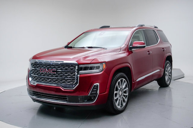 Used 2023 GMC Acadia Denali w/ Denali Technology Package AWD/4WD image 3