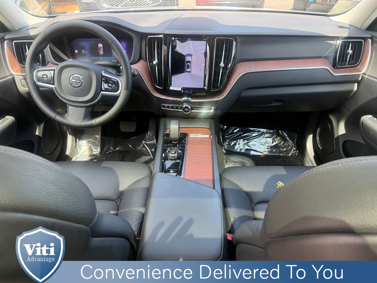Certified 2023 Volvo XC60 B5 Plus w/ Climate Package AWD/4WD image 2